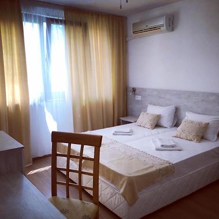 Guest Rooms Southern Nights Varvara  Kültér fotó