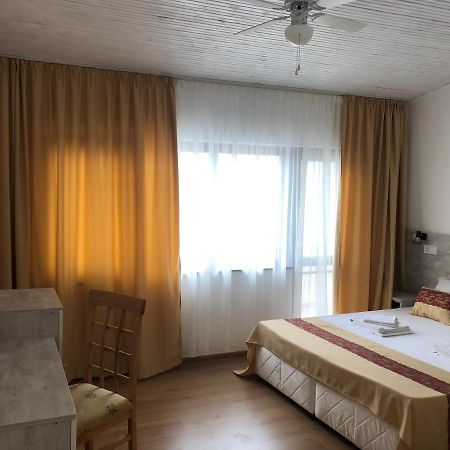 Guest Rooms Southern Nights Varvara  Kültér fotó