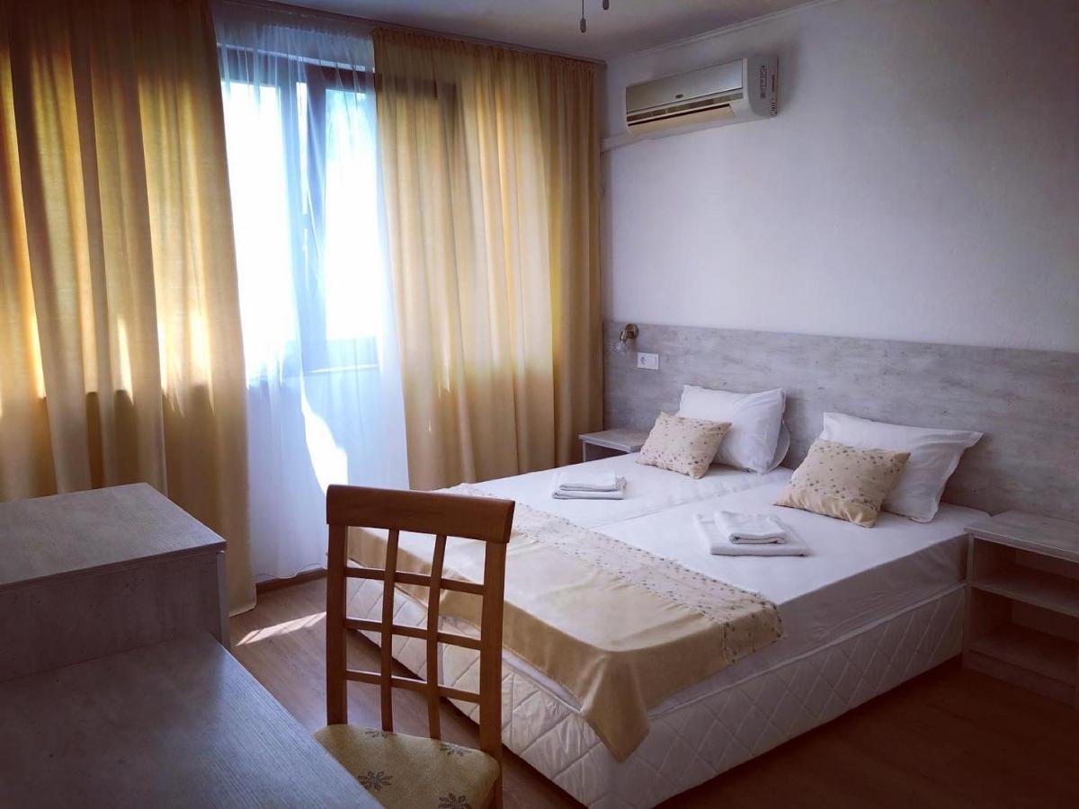 Guest Rooms Southern Nights Varvara  Kültér fotó