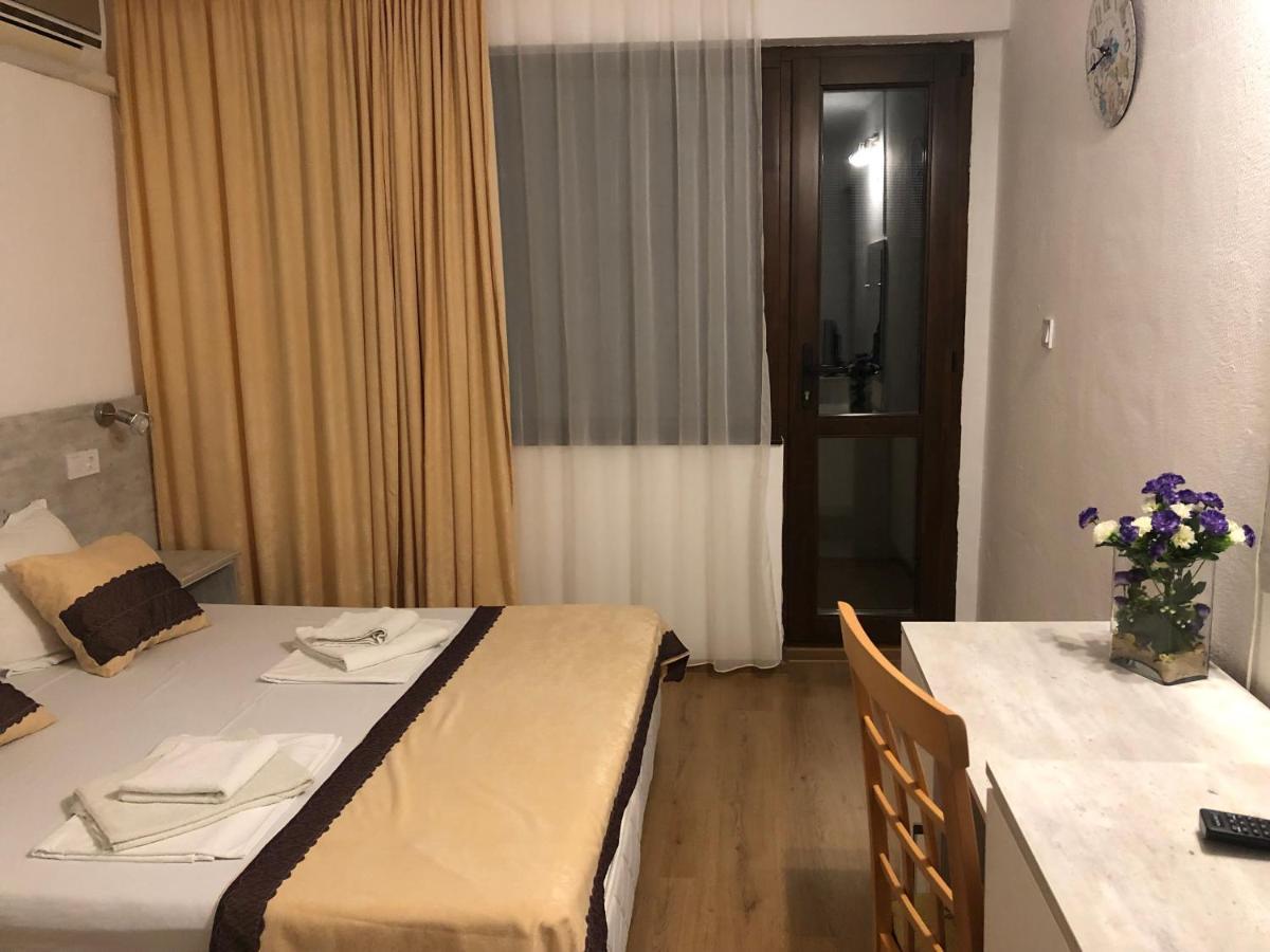 Guest Rooms Southern Nights Varvara  Kültér fotó