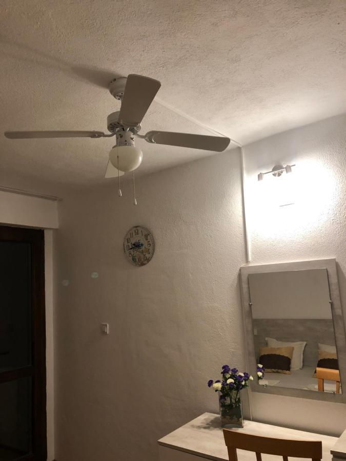 Guest Rooms Southern Nights Varvara  Kültér fotó